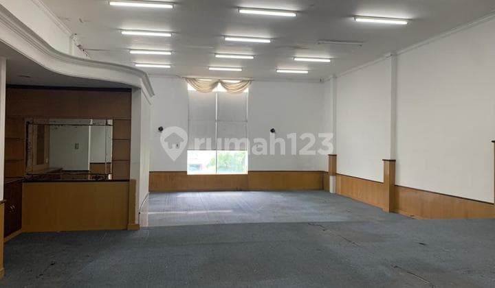 Gedung Kantor Cideng Murah Siap Pakai Parkir Luas