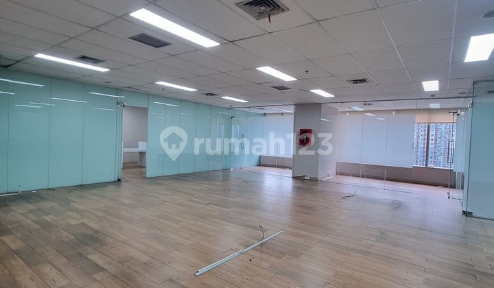 Office Space Kuningan The East Siap Pakai Selangkah ke Tol