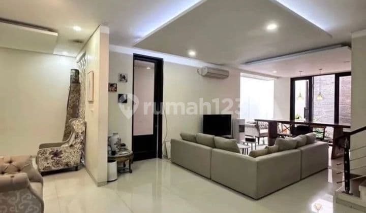 Rumah di Lebak Bulus Jakarta Selatan