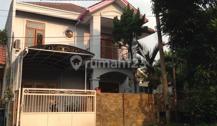 Rumah di BSD Anggrek Loka, Halaman Luas