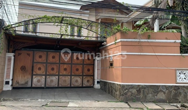 Rumah Mewah Furnished Strategis Jakarta Selatan Harga bawah NJOP