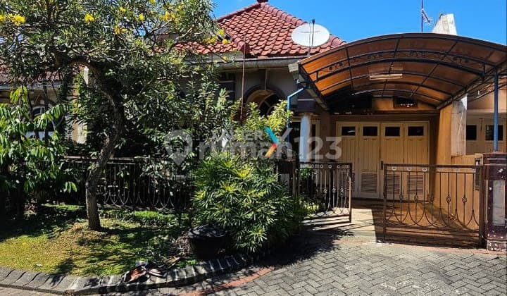 Well-Maintained House, Land Included, at Istana Dieng Malang