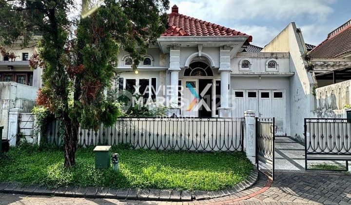 Well-Maintained House with Easy Access at Istana Dieng Malang