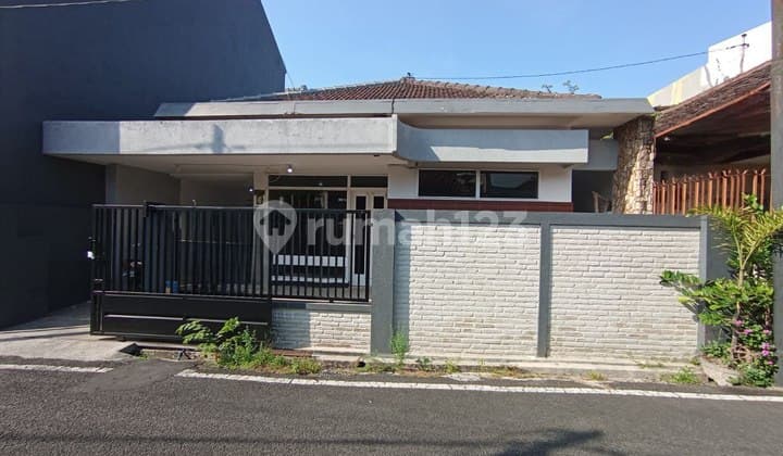 Rumah Baru Renovasi di Jl Sungai-sungai Malang