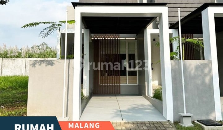 Rumah Modern Bangunan Baru di Araya Malang