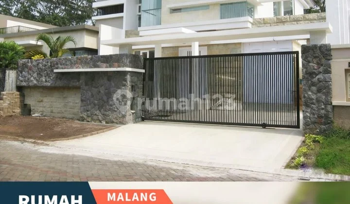 Rumah Mewah Termurah Jalan Kembar di Araya Golf Malang