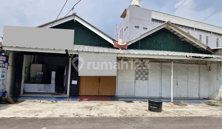 Dijual Ruang Usaha Strategis Anti Banjir Di Pondok Bambu