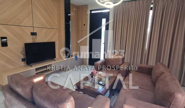 Rumah posisi Hook dan Full Furnish dengan view Perbukitan di Tatar Punawangi Kota Baru Parahyangan
