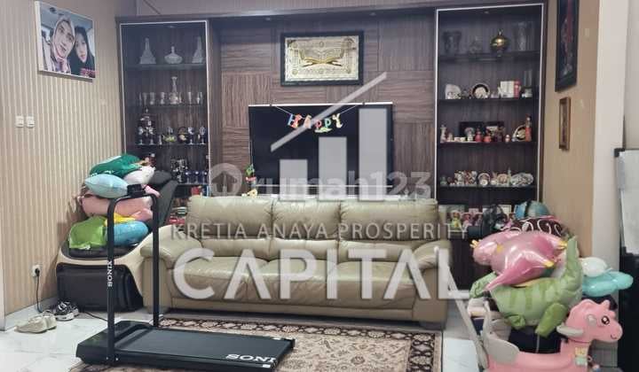 Rumah Semi Furnish dengan Posisi Hook Terawat dan Siap Huni di tatar Jingganagara Kota Baru Parahyangan
