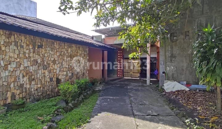 For Sale Spacious 2,661 m2 House by Kaliurang Road Jogjakarta