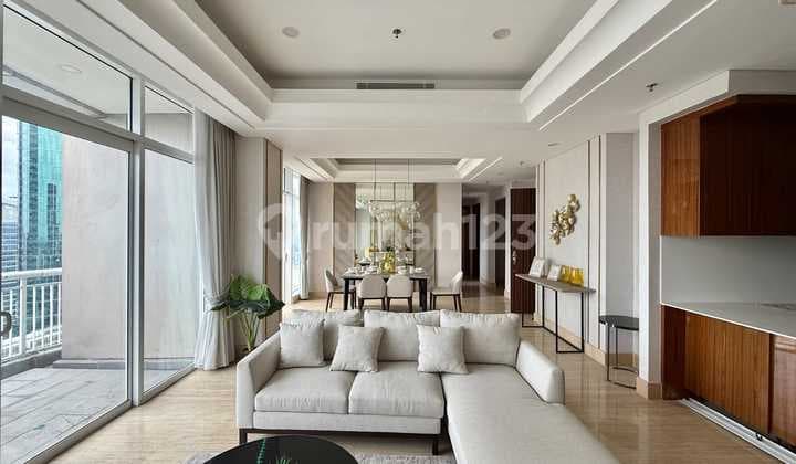 Dijual Unit 4 BR di South Hills, Selangkah ke Mega Kuningan