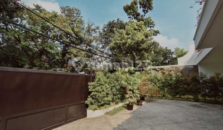 Disewakan Rumah Baru 2 Lantai Prime Area Kebayoran Baru