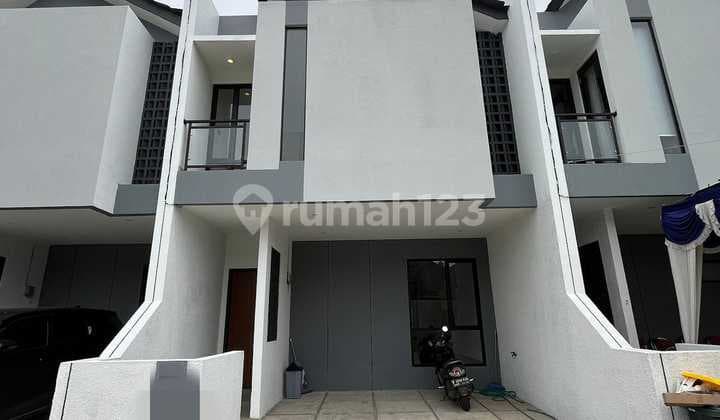 Rumah Mewah 2 Lantai di Cluster Eksklusif Galaxy Bekasi - Dekat Tol, Mall & Sekolah, Harga Promo Rp 1,575 M!