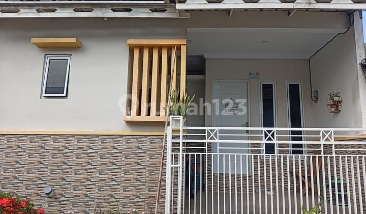 Rumah Dijual 699 Jt (nego) Siap Huni Dalam Perumahan Chandra Baru Jatirahayu Jakarta Timur