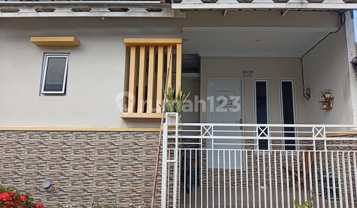 Rumah Dijual 699 Jt (nego) Siap Huni Dalam Perumahan Chandra Baru Jatirahayu Jakarta Timur