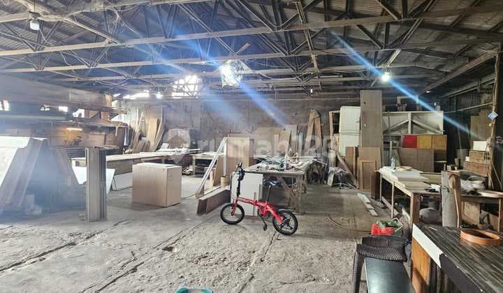 Translated to English: "For Sale 330M² Land on Jl Raya Kranggan Jatisampurna, Freehold Title, Near Labschool Cibubur & Jatisampurna Hospital - 3.96 M Negotiable"
