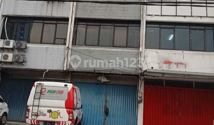 Ruko 4 Lantai Disewakan di Jl. Margonda Raya Depok - 350 M², Pinggir Jalan Raya, Cocok Bimbel / Klinik / Usaha