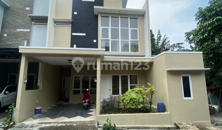 Rumah Siap Huni 2 Lantai Mansion Residence Pondok Kelapa - Lokasi Premium, Semi Furnish, Jalan 3 Mobil