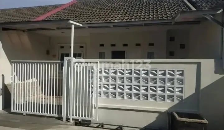 Disewakan Rumah Siap Huni di Komplek Chandra Baru Pondok Melati - Rp 27,5 Juta/Tahun, Strategis Jakarta Timur-Bekasi