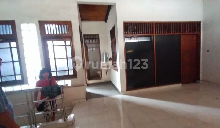 Siap Huni, Rumah, 3 Lantai, Dekat Pusat Perbelanjaan, Bebas Banjir