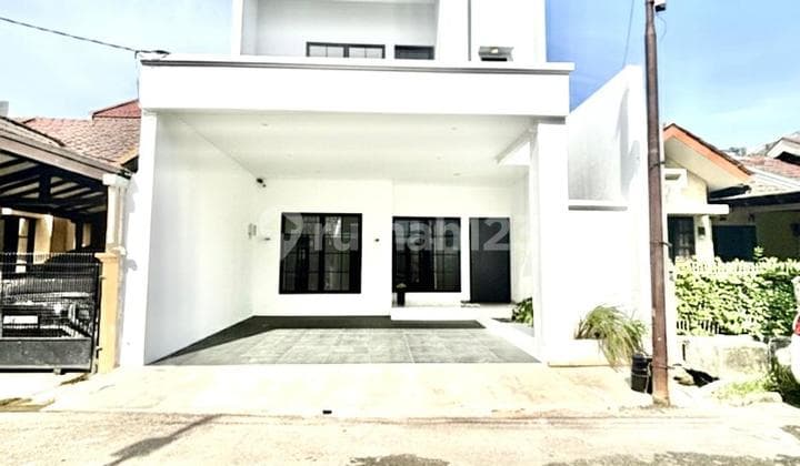 Rumah Baru dengan Furnished Baru Style Modern Tropis Smart Home