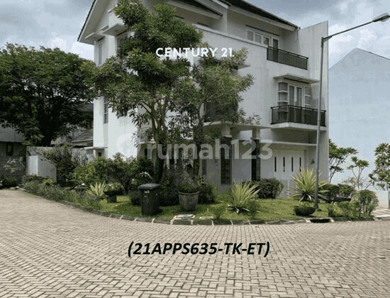 Rumah Mewah Siap Huni Posisi Hook Dijual di Area Lebak Bulus