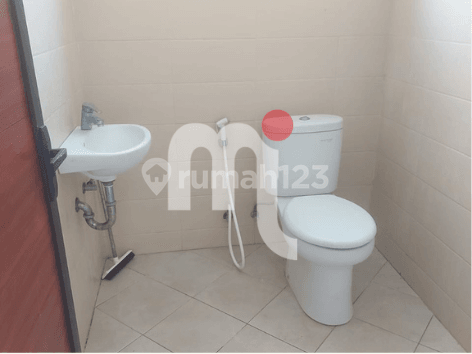 Disewakan Rumah 2 Lantai di Kedaton Park