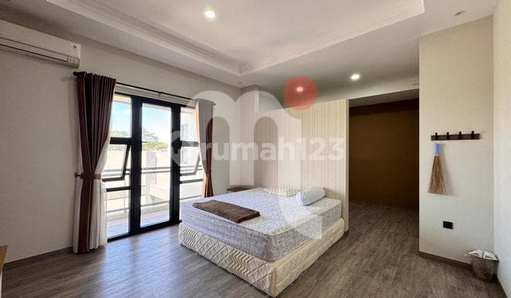 Dijual Rumah 3 Lantai di Kawasan Elit Puri Arga Golf