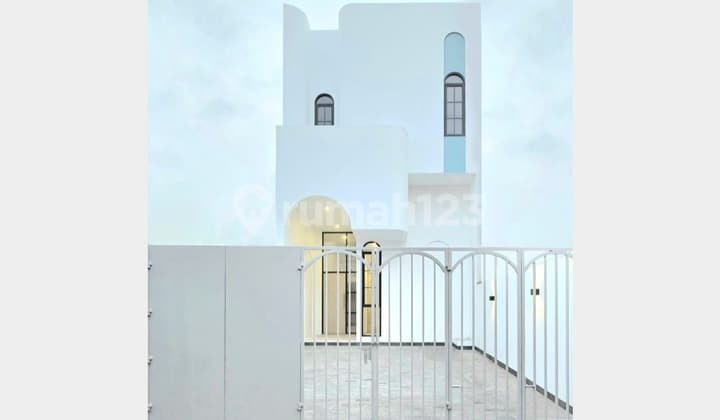 Dijual Rumah Little Santorini Joglo, Jakarta Barat