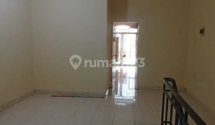For Rent: Mutiara Taman Palem Shop House, West Jakarta
