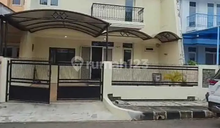 Dijual Rumah Siap Huni di Permata Buana, Jakarta Barat