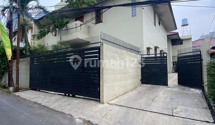 Hanya 3 Menit ke Citos! Dijual Rumah Luas & Nyaman di Cilandak Jaksel