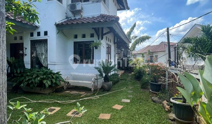 Cirendeu - Dijual Rumah Asri Posisi Hook 2 Lantai Dalam Komplek yang Nyaman Dalam Komplek Perumahan