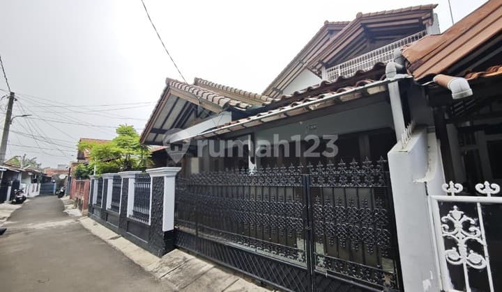 Dijual Rumah Luas & Strategis - Pondok Betung, Tangsel