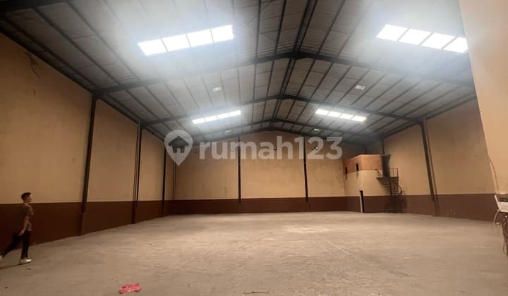 Gudang Bagus di Kavling Dpr Akses Kontainer Dekat dengan Tol Izin Industri