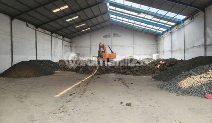 Disewakan Gudang Pantai Indah Dadap Akses 40 Feet ,Lok Strategis
