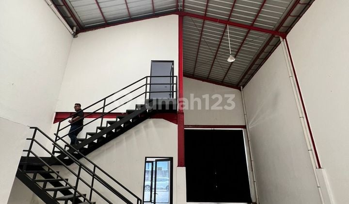 Warehouse for Rent in Kamal Business Center Complex