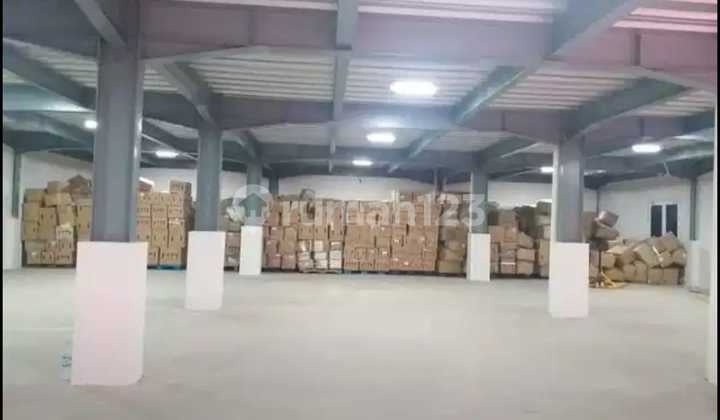 Warehouse for sale in OCBD Sentul Bogor industrial area, 40 feet container access, strategic location.