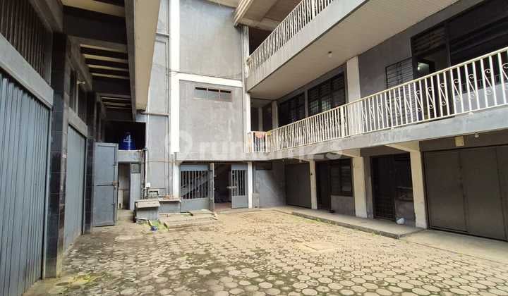 Building Suitable for Office Use on Mainroad Soekarno Hatta Bandung