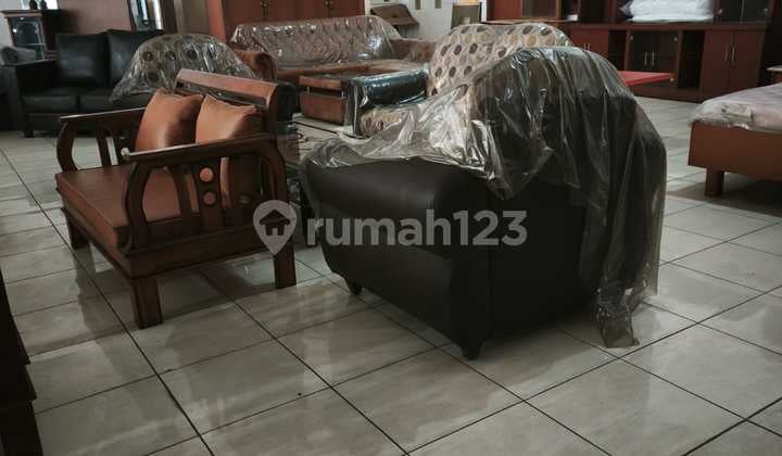 Strategic Central Bandung City Commercial Rental Space on Jalan Sunda