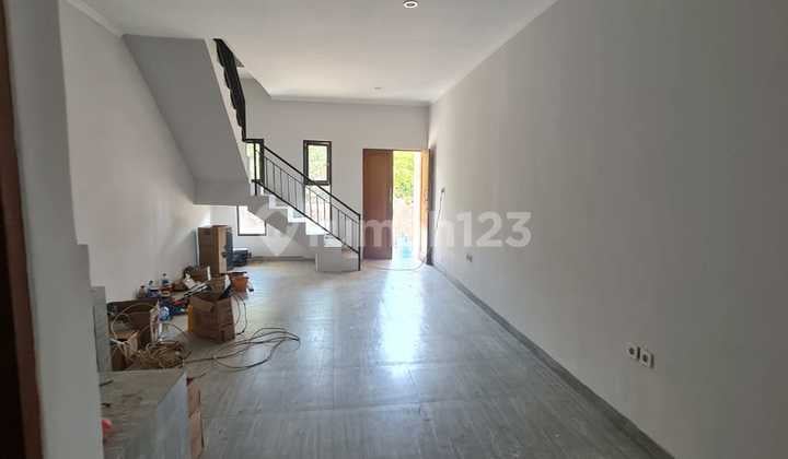 3-Story Block House in a One Gate System Housing Complex in Jimbaran