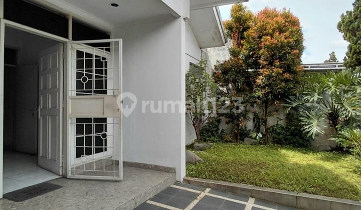 Rumah Kontrakan di Singgasana Pradana Dalam Cluster