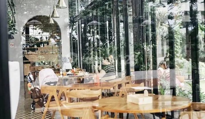 Ruang usaha Cafe di area Ciumbuleuit atas, Bandung