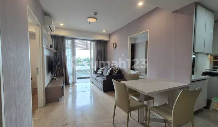 Apartemen Landmark 2 BR City View Selatan Furnished