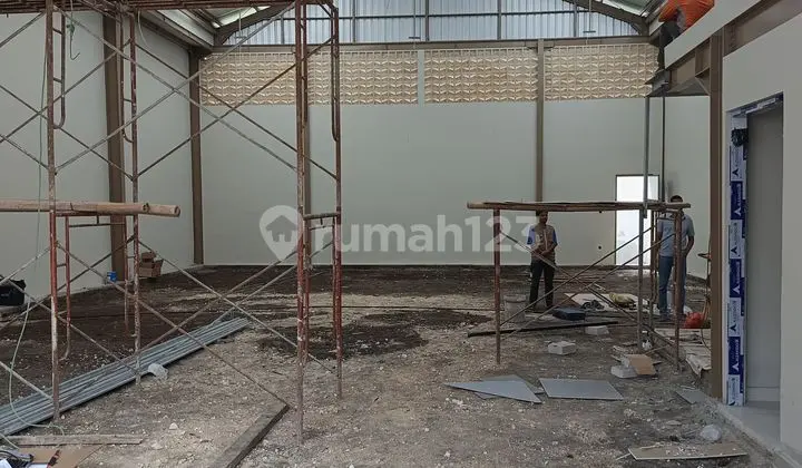 New Warehouse on Mahendradata Main Road, East Facing