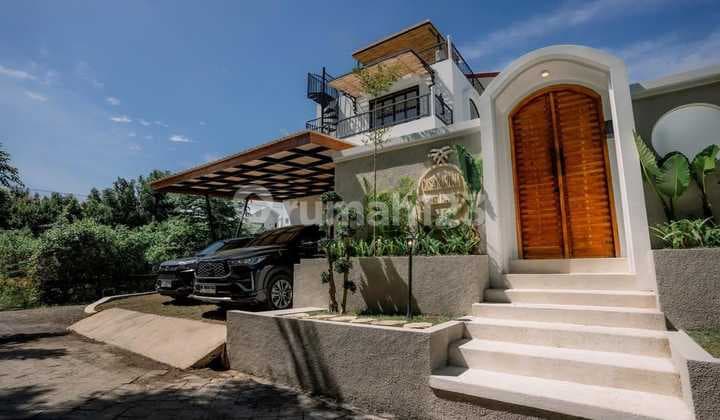 Villa Mewah 3 Kamar Tidur Hadap Selatan