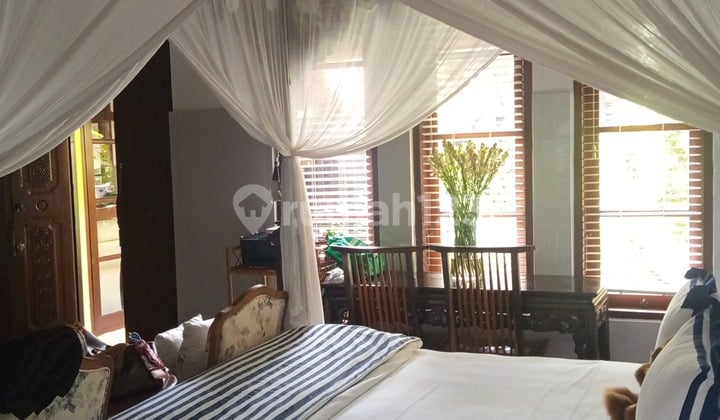 43-Year Leasehold Villa with West Facing View in Sanur, Rare Find