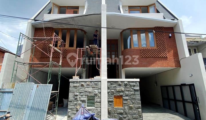 Rumah Baru Deket Toll Dalam Komplek di Rawamangun Jakarta Timur