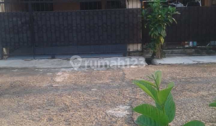 Rumah Praktis Tiga Kamar di Kawasan Harapan Indah (13638 Rn)