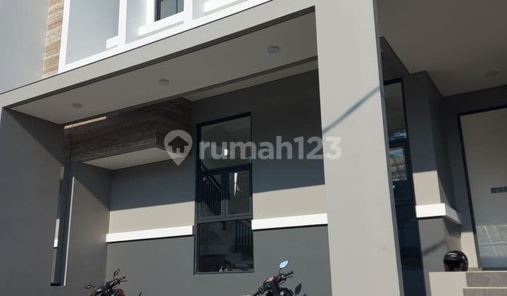 For Sale New Minimalist Villa House in Beautiful Pondok Hijau, Gegerkalong near Setiabudi Sutami Cipedes Sukahaji Telkom UPI Unpas NHI, 2 Floors, North Bandung, Nice House with HGB in Pondok Hijau Indah, Jl. Pondok Hijau Indah, Isola, Sukasari, Bandung City, West Java.